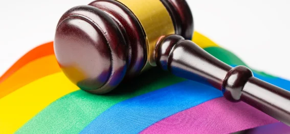 Rechtliche Herausforderungen und Errungenschaften der LGBTQ Community